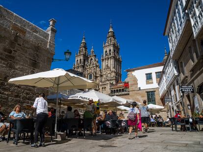 Turistas en la Plaza del Obradoiro, en Santiago de Compostela.