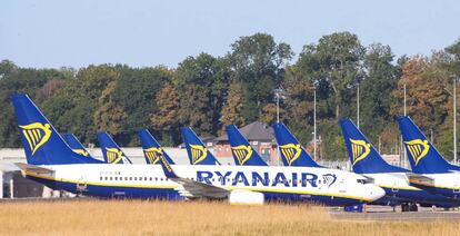 Aviones de la aerolínea Ryanair.