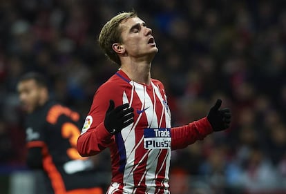 Antoine Griezmann, durante el Atlético-Valencia del 4 de febrero de 2018, en el que se encaró con el público del Wanda.