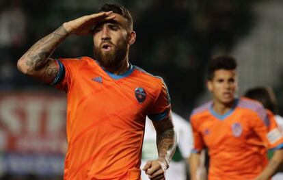 Otamendi celebra su gol.