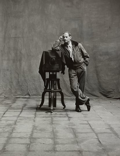 Autorretrato de Irving Penn, tomado en Cuzco (Perú), en 1948.