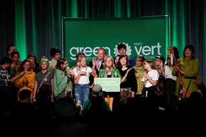 La líder del Partido Verde, Elizabeth May, se dirige a sus partidarios después de las elecciones federales en Victoria, el 21 de octubre de 2019.