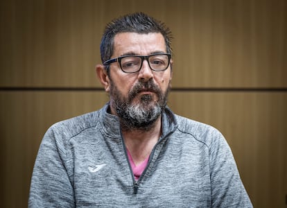 Jose Antonio, declarado culpable de asesinar a su hijo, minutos antes de la lectura del veredicto, este martes en la Audiencia de Valencia.