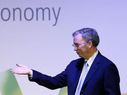 Eric Schmidt, presidente ejecutivo de Google, durante su charla en la feria mundial del m&oacute;vil. 