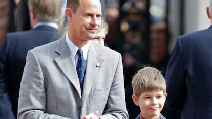 El príncipe Eduardo y su hijo James, vizconde de Severn.