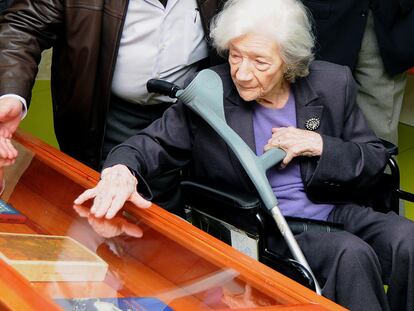Ana María Matute, en la inauguración de la biblioteca de Almonte.