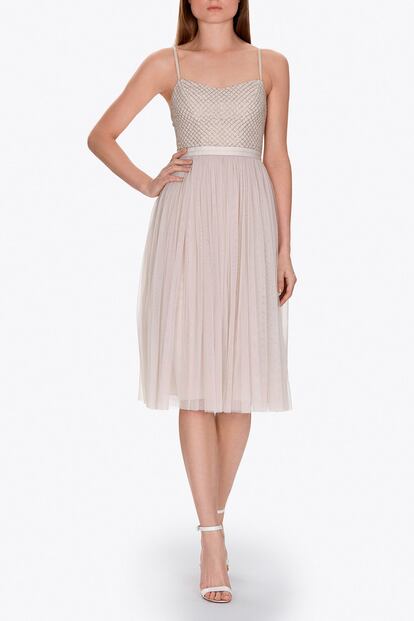 Needle & Thread se suma a la tendencia bailarina con este vestido (170 euros aproximadamente).