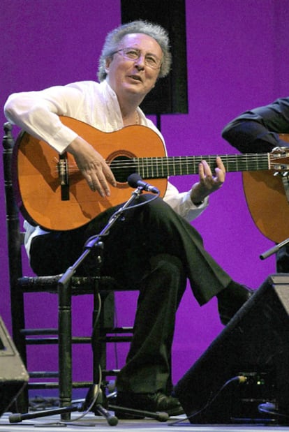 El guitarrista Enrique de Melchor, en los jardines de Sabatini.