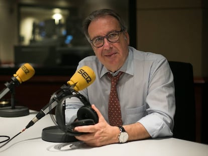 El periodista Josep Cuní als estudis de SER Barcelona.