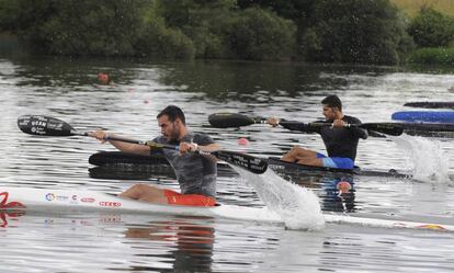 Sa&uacute;l Craviotto (I) y Cristian Toro en una sesi&oacute;n de entrenamiento. 