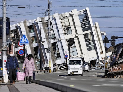 Edificio colapsado en la localidad de Wajima, en la prefectura de Ishikawa, este martes.