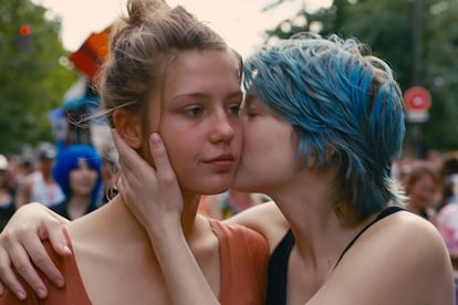 Léa Seydoux and Adèle Exarchopoulos – El dúo protagonista de la celebrada La vida de Adele decidió unirse para denunciar ante los medios de comunicación los comportamientos despóticos del director de la misma, Abdellatif Kechiche. “Está atormentado”, dijo sobre él Exarchopoulos. “Es horrible”, añadió Seydoux, coincidiendo ambas en que jamás volverían a trabajar con él. Entre los episodios confesados por las actrices está el de haber tenido que rodar una escena de sexo durante diez días seguidos, sin ningún tipo de respeto o empatía por parte del realizador.