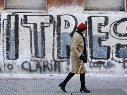 Una pintada contra los &lsquo;fondos buitre&rsquo; en Buenos Aires.