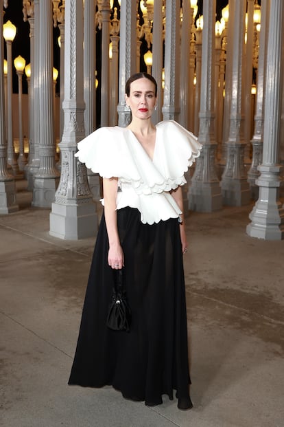 Sarah Paulson, con diseño bicolor de Altuzarra.