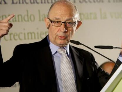 El ministro de Hacienda, Crist&oacute;bal Montoro, durante su discurso de apertura de unas jornadas de Deloitte el pasado abril.