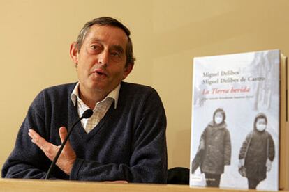 Miguel Delibes de Castro, ayer en la presentación del libro <i>La Tierra herida. </i>