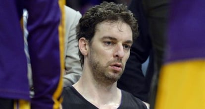 Pau Gasol, en el banquillo, durante el partido ante Washington Wizards