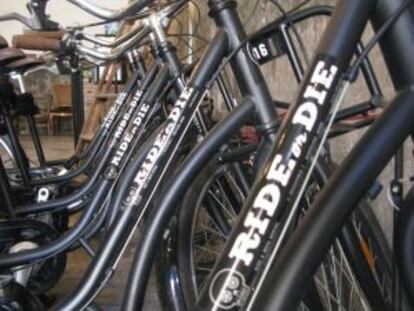 La empresa Ride or Die ofrece rutas guiadas en bici por Barcelona, y exclusivamente en inglés.