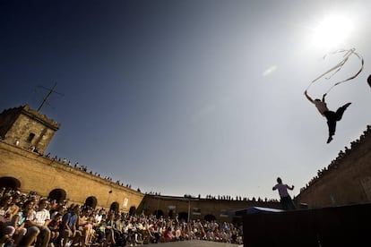 El castell de Montjuïc programa espectacles de circ.