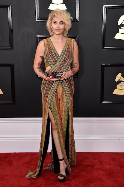 Paris Jackson, hija de Michael Jackson, acudió a los Grammy a recoger un premio honorífico dedicado a su padre. El mono que lució en la alfombra roja, de Balmain.