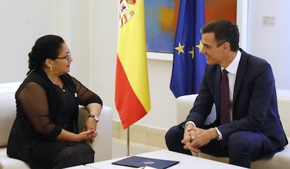 Pedro Sánchez, este viernes en La Moncloa con la presidenta del Parlamento Centroamericano, Irma Amaya.