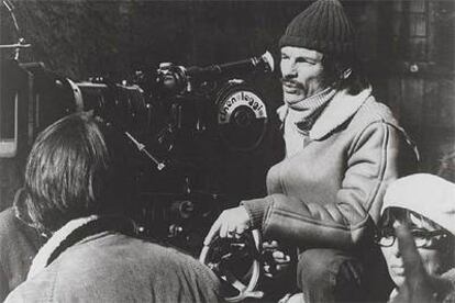 El cineasta ruso Andréi Tarkovski (Zavraje, antigua URSS, 1932-París, 1986), durante un rodaje.