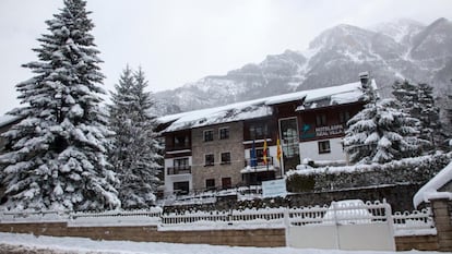 Exterior del Hotel & Spa Real Villa Anayet, en las inmediaciones de la estación de esquí de Candanchú, en los Pirineos aragoneses.