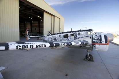 Uno de los 300 aviones del Boneyard Project, sobre los que distintos artistas han plasmado sus obras