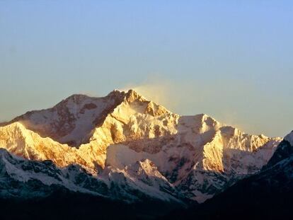 La cima del Kanchenjunga, de 8.586 metros, en la frontera entre Nepal y La India