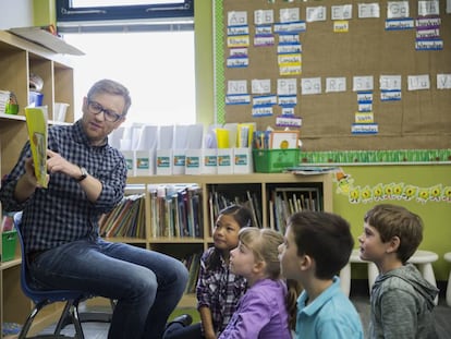 ¿Aprender a decir glóbulos rojos en inglés convierte a un niño en bilingüe?