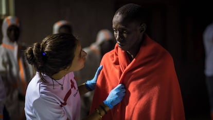 Rescued migrants receiving assistance in Motril (Granada).