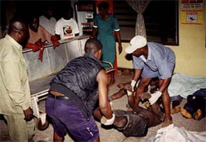 <font size="2"><b>Más de 100 personas mueren durante un partido de fútbol en Ghana</b></font> (Foto: AP)