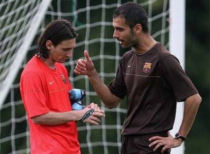Messi y Guardiola durante un entrenamiento