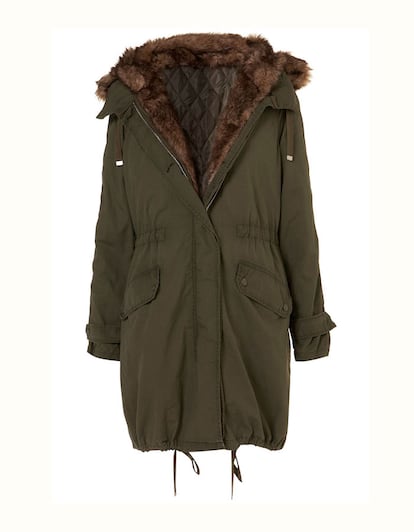 Topshop apuesta por esta parka a la que se le puede quitar el pelo dependiendo del frío que haga. Cuesta 105 euros aprox.