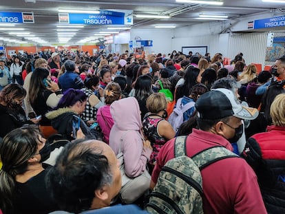 Imagen de archivo de una aglomeración en el metro de Ciudad de México.