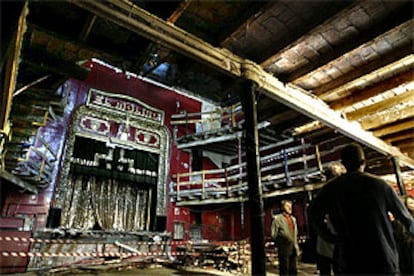 El interior de El Molino, ayer, durante la presentación del proyecto arquitectónico para recuperar la histórica sala <i>musical hall.</i> /