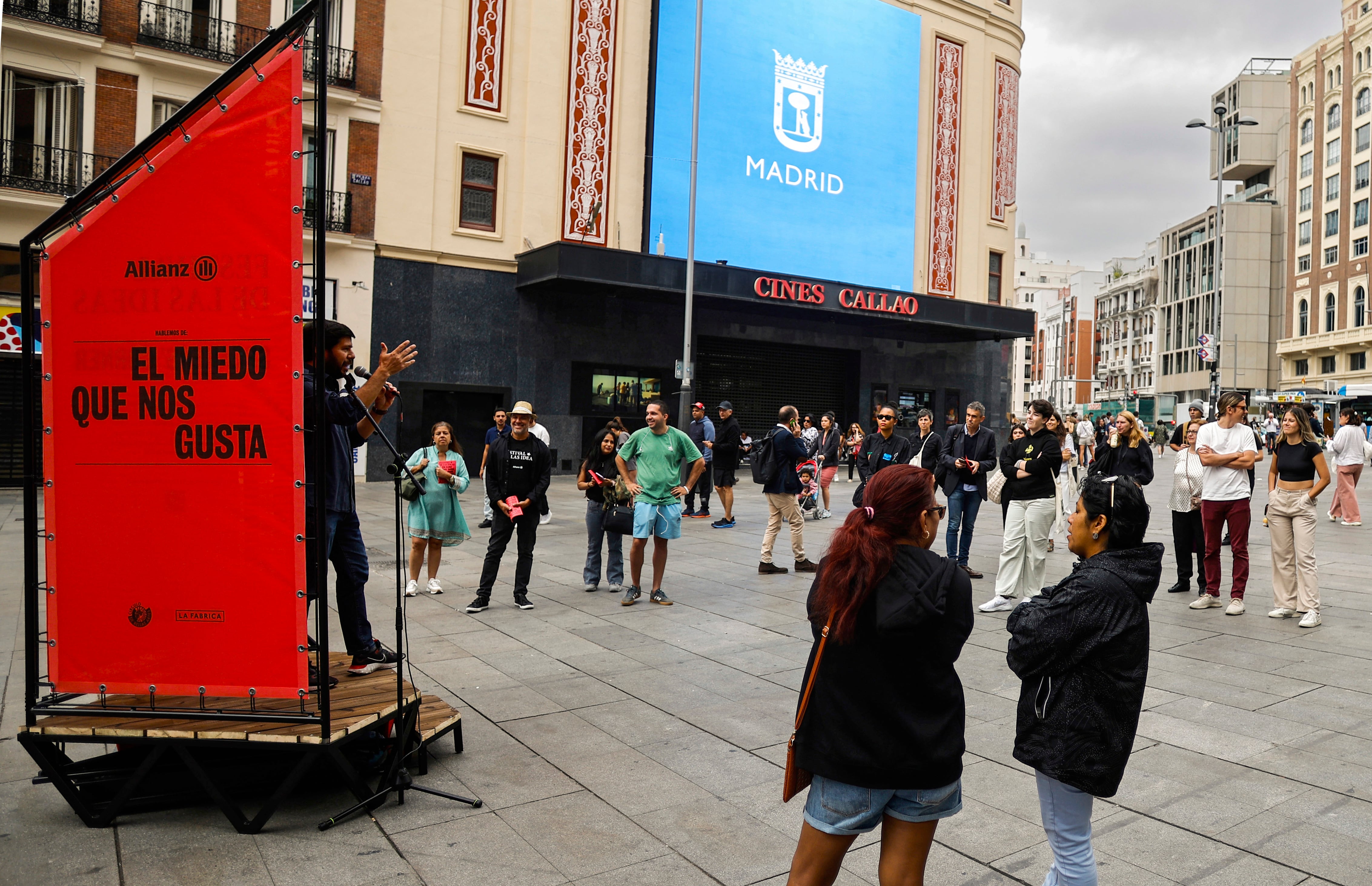 Sorogoyen, Alana S. Portero, Paul B. Preciado y otros 23 participantes amenazan con retirarse del Festival Ideas si no rompe con Allianz por sus vínculos con Israel