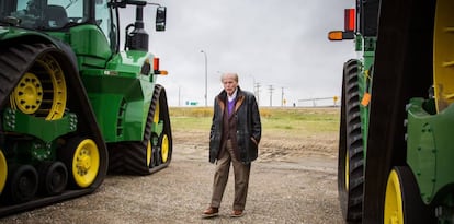 Jim Pattison en un concesionario de su empresa en Moosomin (Canadá).