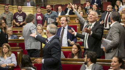 Diputados de la oposición protestan el pasado 7 de septiembre de 2017 tras la suspensión del pleno.