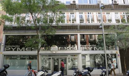 Fachada de la sede principal de Avalmadrid.