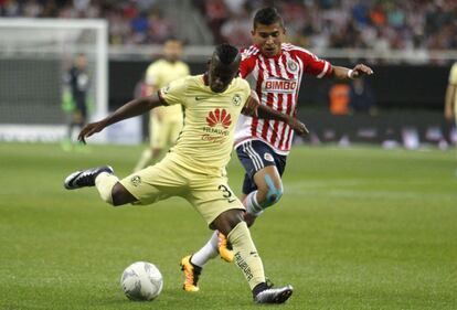 Quintero marcó el primer gol del Clásico Nacional.