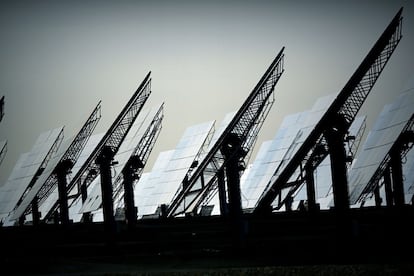 Planta de energ&iacute;a termosolar de Abengoa en Sanl&uacute;car la Mayor (Sevilla).