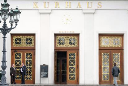 Entrada al café Kurhaus, en el casino de Baden-Baden, que pasa por ser el más lujoso del mundo.