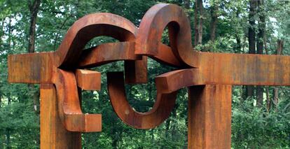 Escultura de Chillida en el Museo de San Sebastián