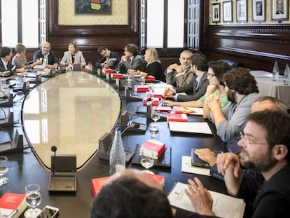 Reuni&oacute;n de la Mesa del Parlament de Catalu&ntilde;a, presidida por Carme Forcadell.