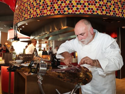 El chef José Andrés, el 20 de enero de 2023 en la apertura de su nuevo restaurante Jaleo, en el Atlantis The Royal de Dubái.