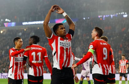 Flamingo, jugador del PSV, celebra su gol ante el Girona este martes en la cuarta jornada de la Champions.