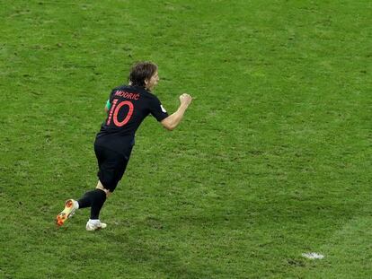 Modric celebra su gol de penalti a Rusia