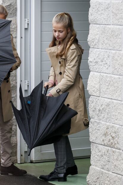 Leonor de Borbón se prepara para su visita a Asiego. Durante el recorrido han visitado la quesería La Pandiella, un establecimiento que cuenta con Denominación de Origen Protegido (DOP) en la elaboración del queso de Cabrales