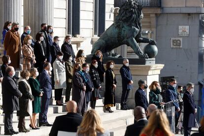 El presidente del Gobierno, Pedro Sánchez, ha exigido el cumplimiento de la Constitución en la celebración de su 43 aniversario y la presidenta del Congreso, Meritxell Batet, ha insistido en que todos los partidos deben ser leales a la Carta Magna, que de momento no tiene visos de reforma ante la falta de consenso de derecha e izquierda.